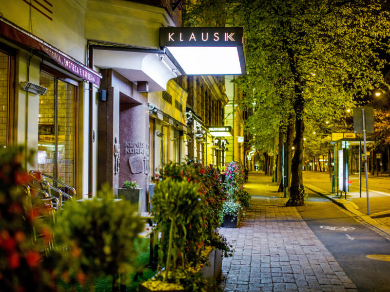 Klaus K on pohjoismainen boutique-hotelli. Hotellissa on uniikkeja taidehuoneita, jotka on toteutettu yhdessä suomalaisten taitelijoiden kanssa. Hotellin tyyliä inspiroi Suomen kansalliseepos, Kalevala. Huoneet ja sisustus edustavat modernia tulkintaa Kalevalan keskeisistä teemoista; mystiikasta, intohimosta, unelmista ja kateudesta. Hotellin rakennukset ovat yli satavuotiaita ja ovat suomalaisten huippuarkkitehtien käsialaa.