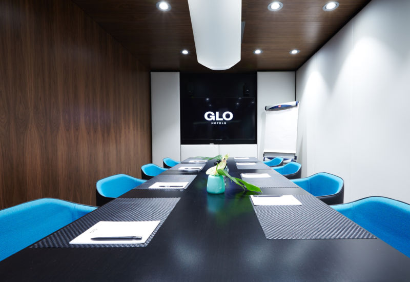 Glo Hotel Airport Meeting Room